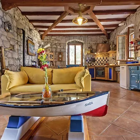 Crni In Crni - Haus Fuer 6 Personen * Labin (Istria)