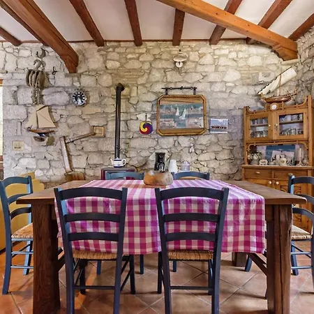Crni In Crni - Haus Fuer 6 Personen Labin (Istria)