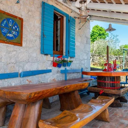 Holiday home Crni In Crni - Haus Fuer 6 Personen Labin (Istria)