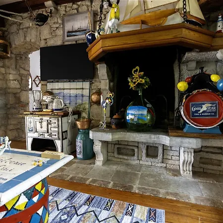 Crni In Crni - Haus Fuer 6 Personen Holiday home *